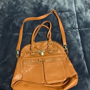 Shoulder bag with crossbody straps